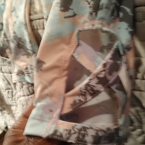 Performance top w/tights - Picture 3 of 3